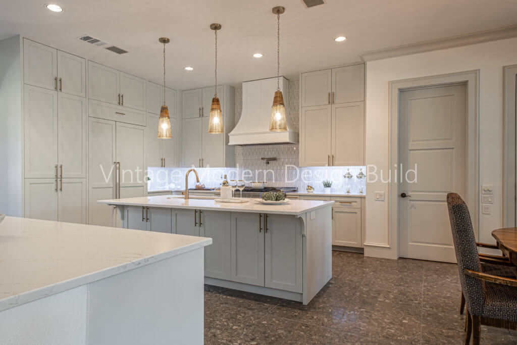 Elegant transitional kitchen remodeling project in Austin / West Lake Hills